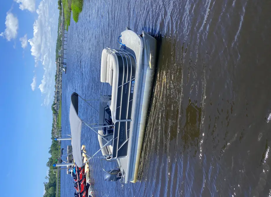 Pontoon Boat Rental