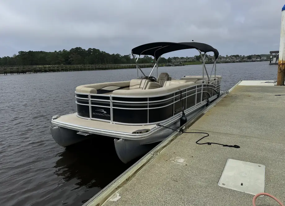 Pontoon Boat Rental (Large)
