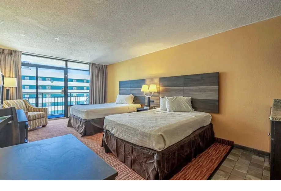 Remodeled Condo, Waterpark View at Landm...